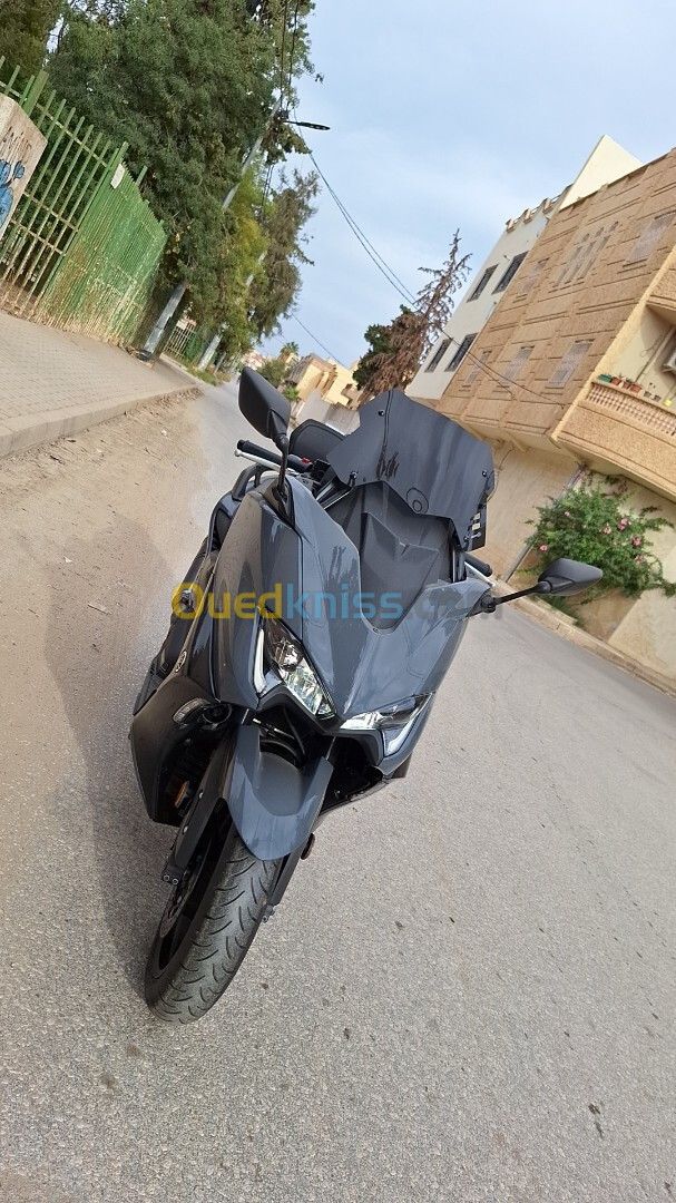 Yamaha Tmax 560 2022