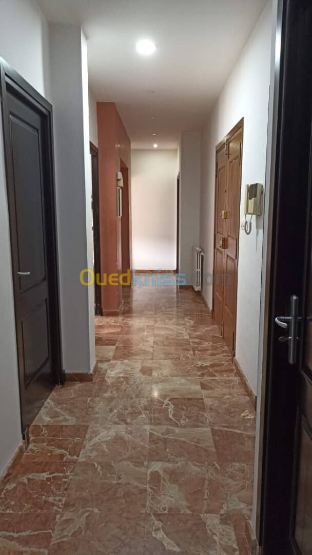 Location Appartement F4 Alger Hydra