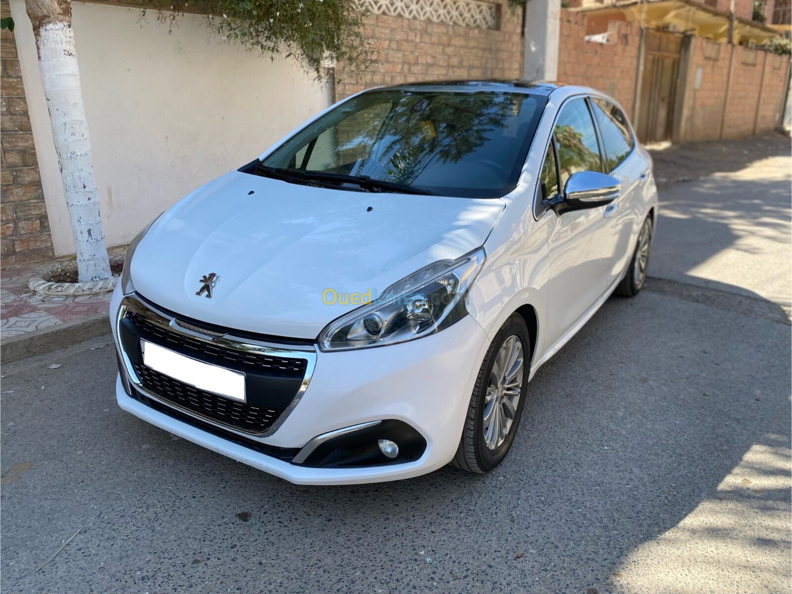 Peugeot 208 2015 Allure Facelift