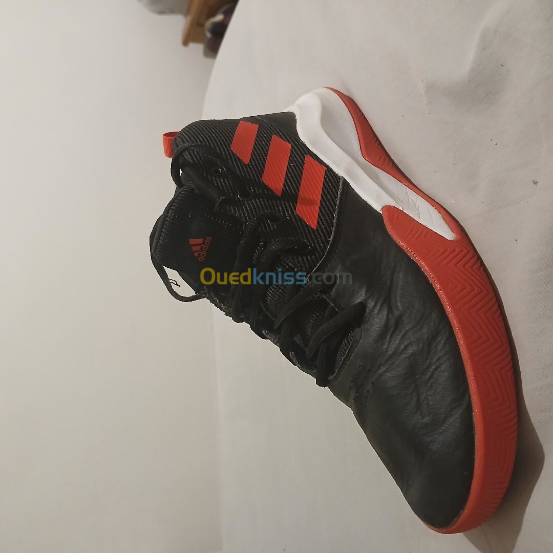 Basket adidas 39