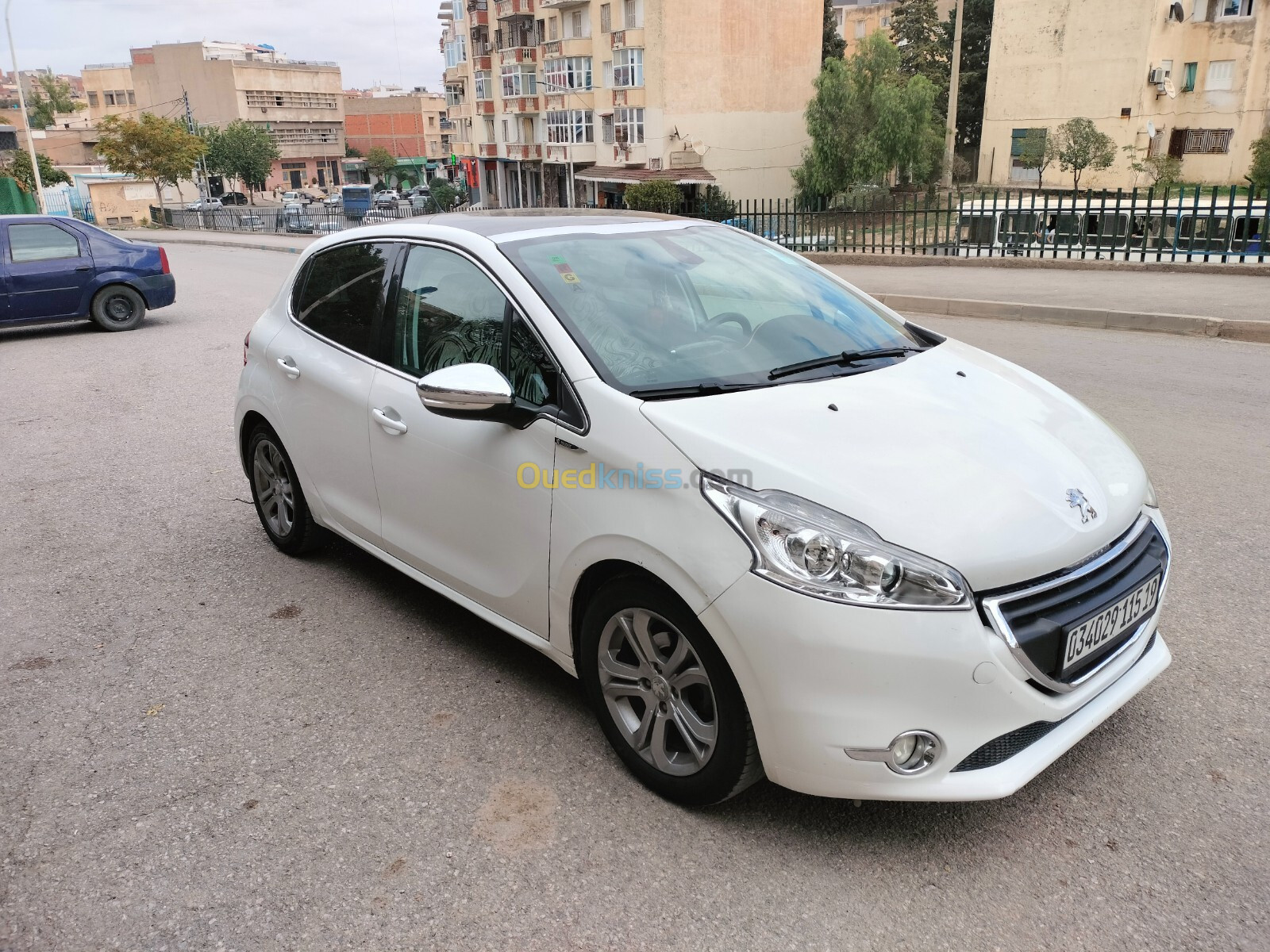 Peugeot 208 2015 Allure