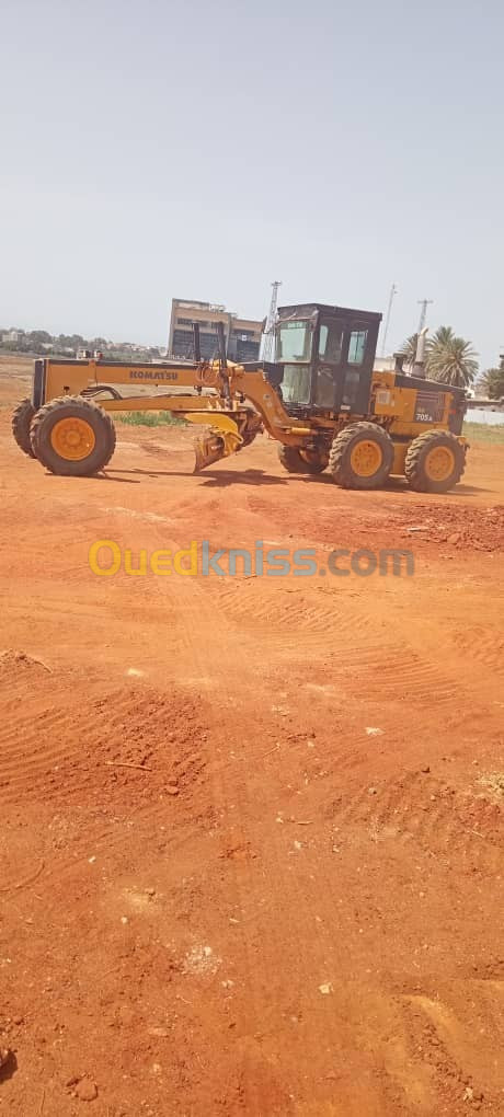 KOMATSU GD 705 A4 NIVELEUSE 2008