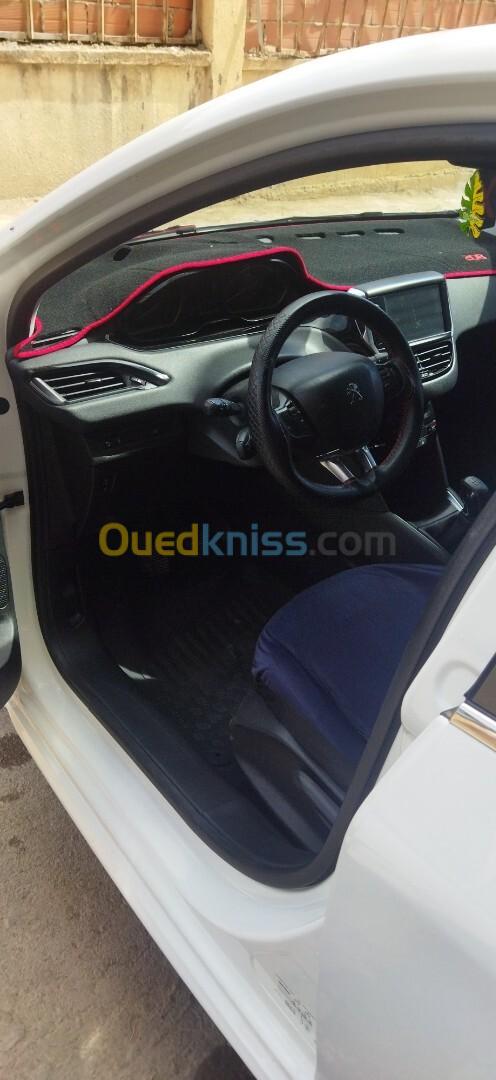 Peugeot 208 2016 Allure