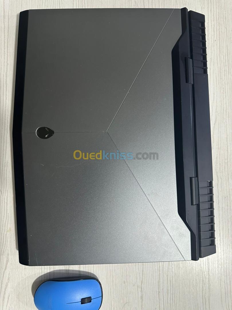 Alienware dell gaming laptop 