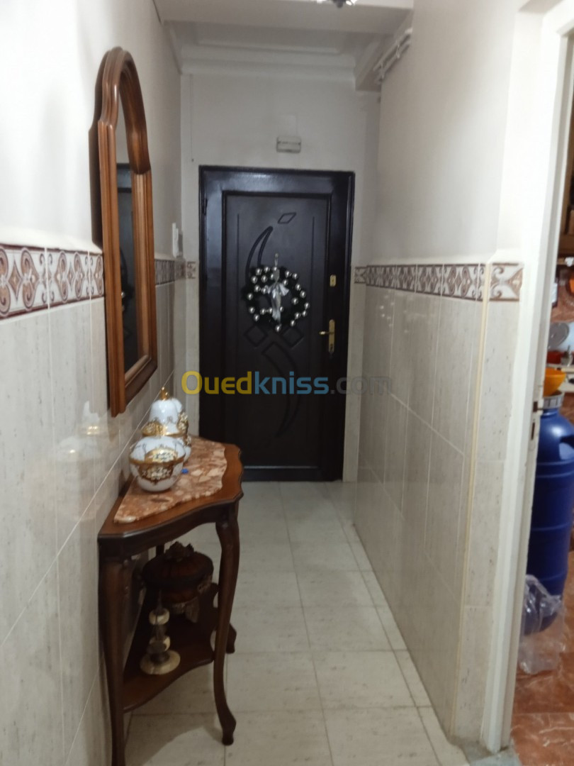 Location vacances Appartement F3 Alger Bab ezzouar