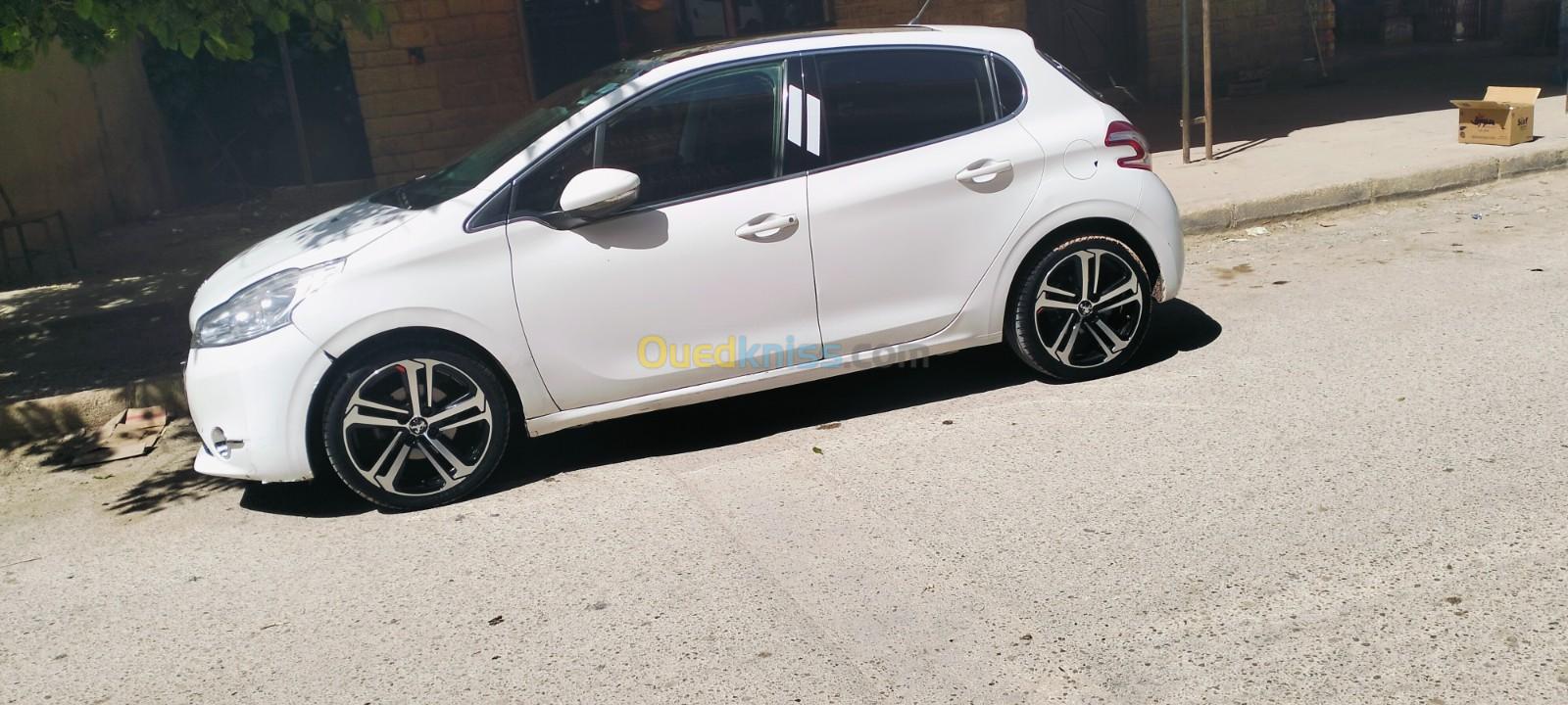 Peugeot 208 2015 Allure