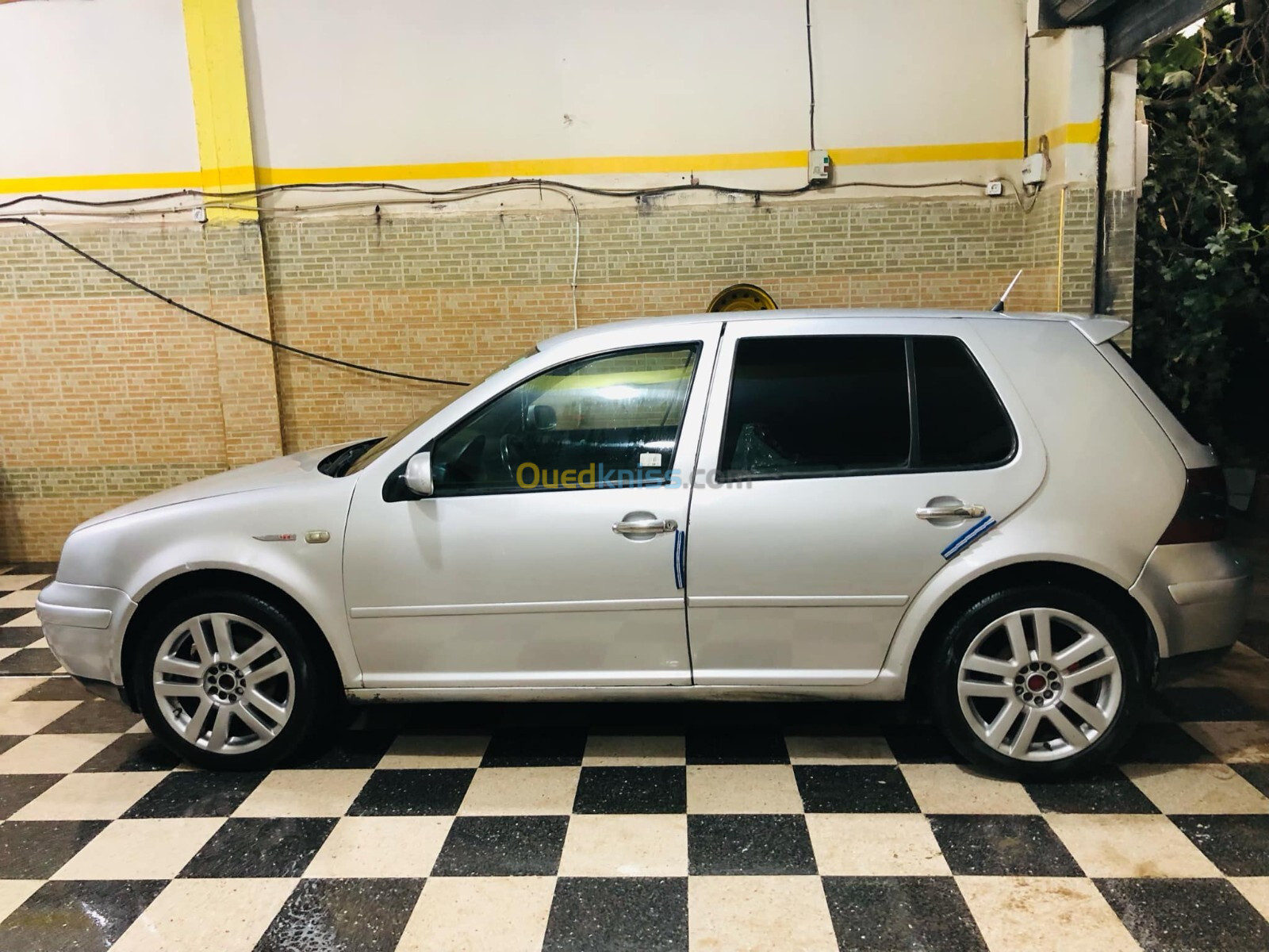 Volkswagen Golf 4 2000 Spécial