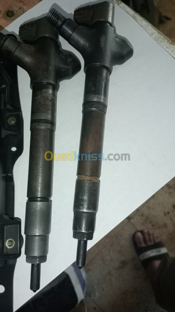 Injecteur Toyota rav4 d4d et driver injecteur 