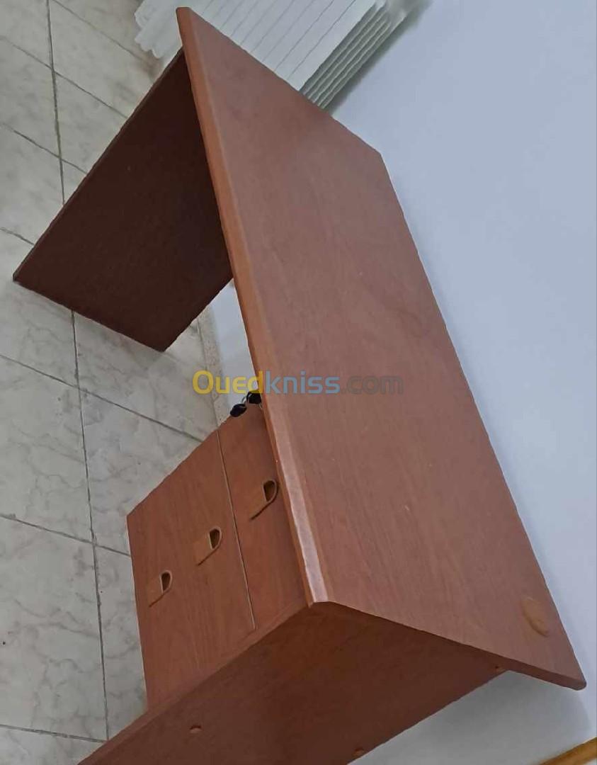 Bureau 145x64