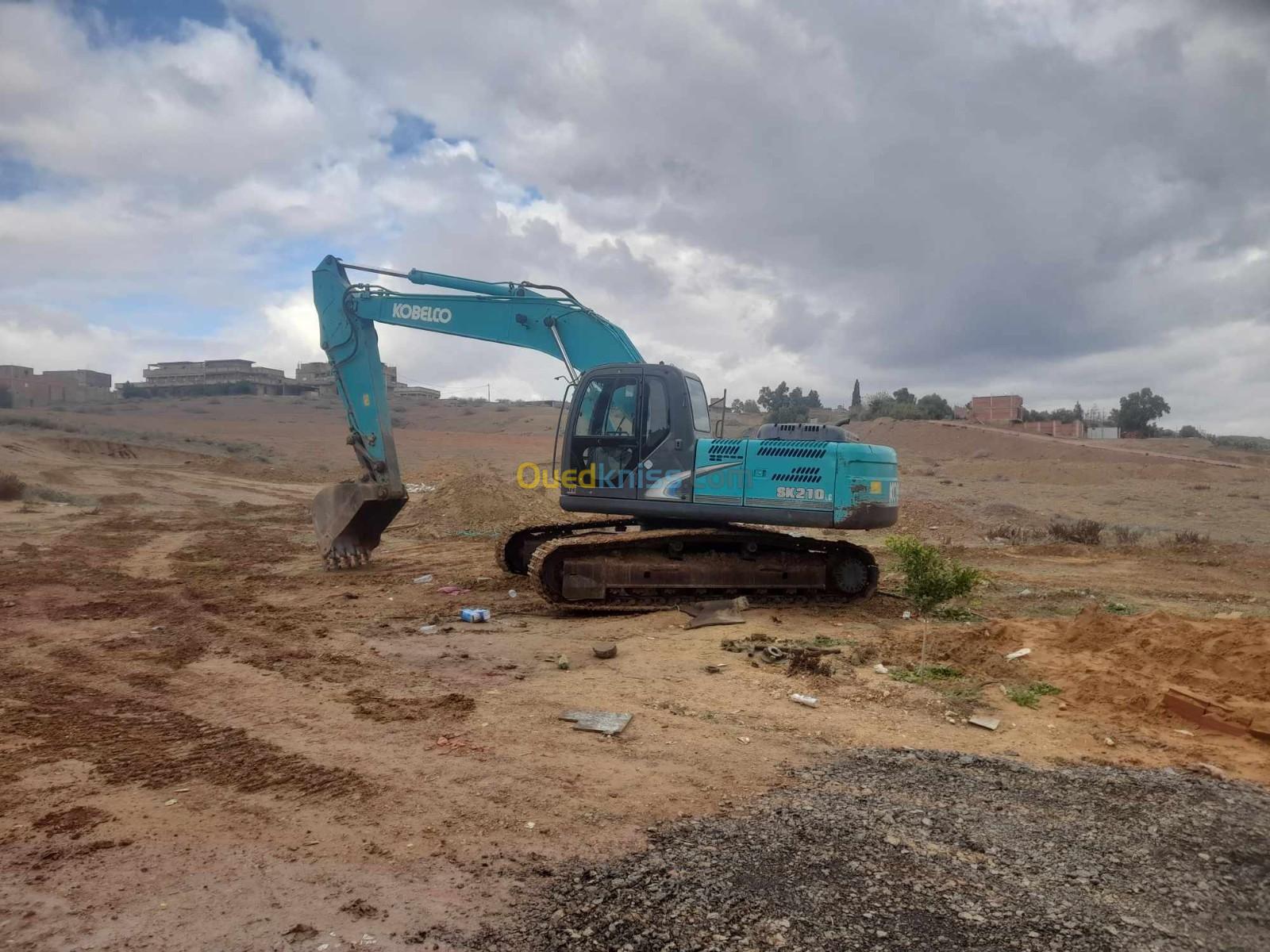 kobelco - sk210 الة حفر 2015