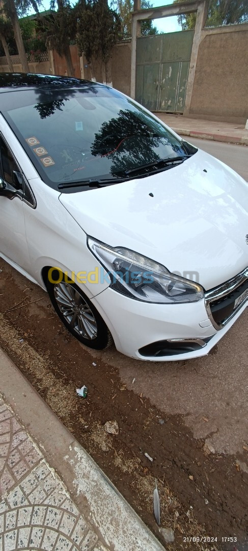 Peugeot 208 2016 Access Facelift