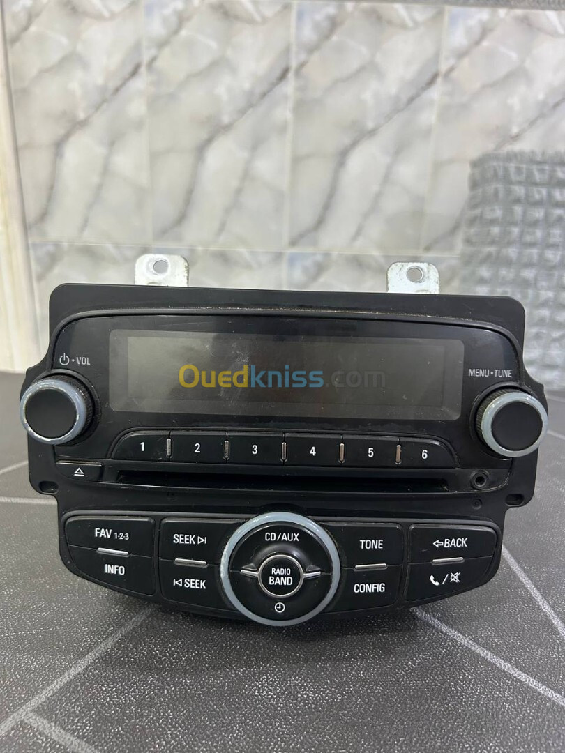 Chaine Radio CD Mp3 Player  GM  Chevrolet Cruze / Sonic    بوست راديو 