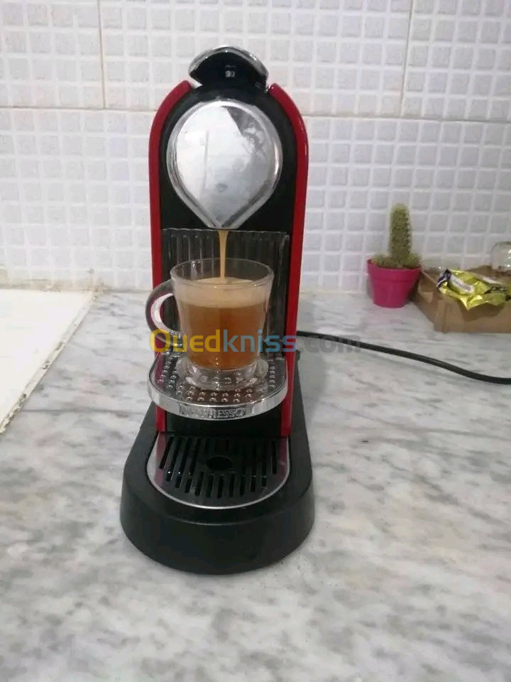 Cafetière Nespresso krups citiz fabrication suisse 