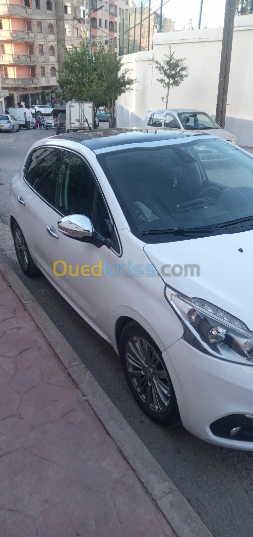 Peugeot 208 2018 Allure