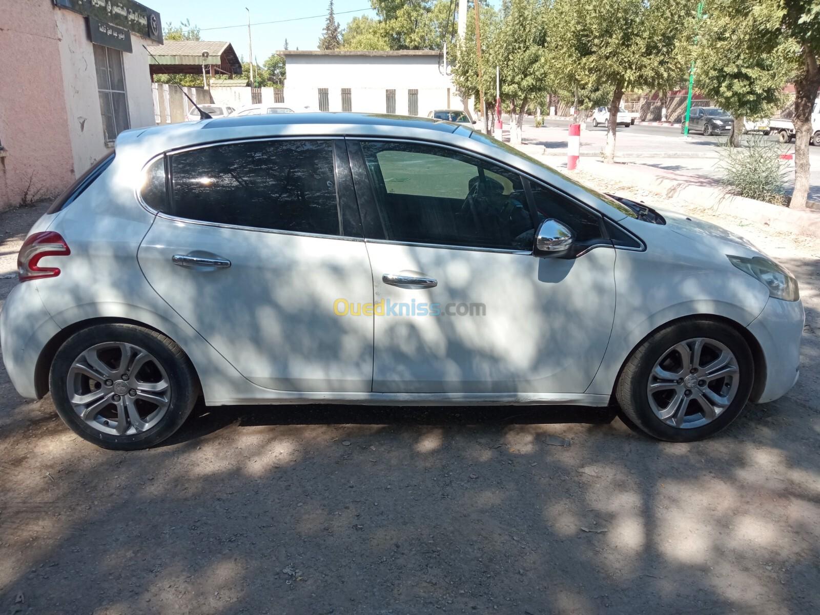 Peugeot 208 2014 Allure