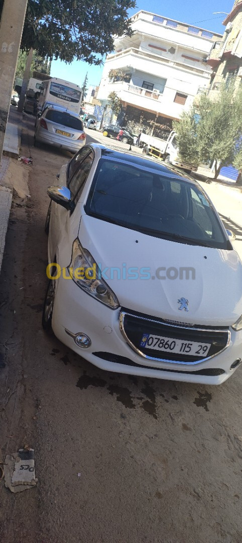 Peugeot 208 2015 Allure