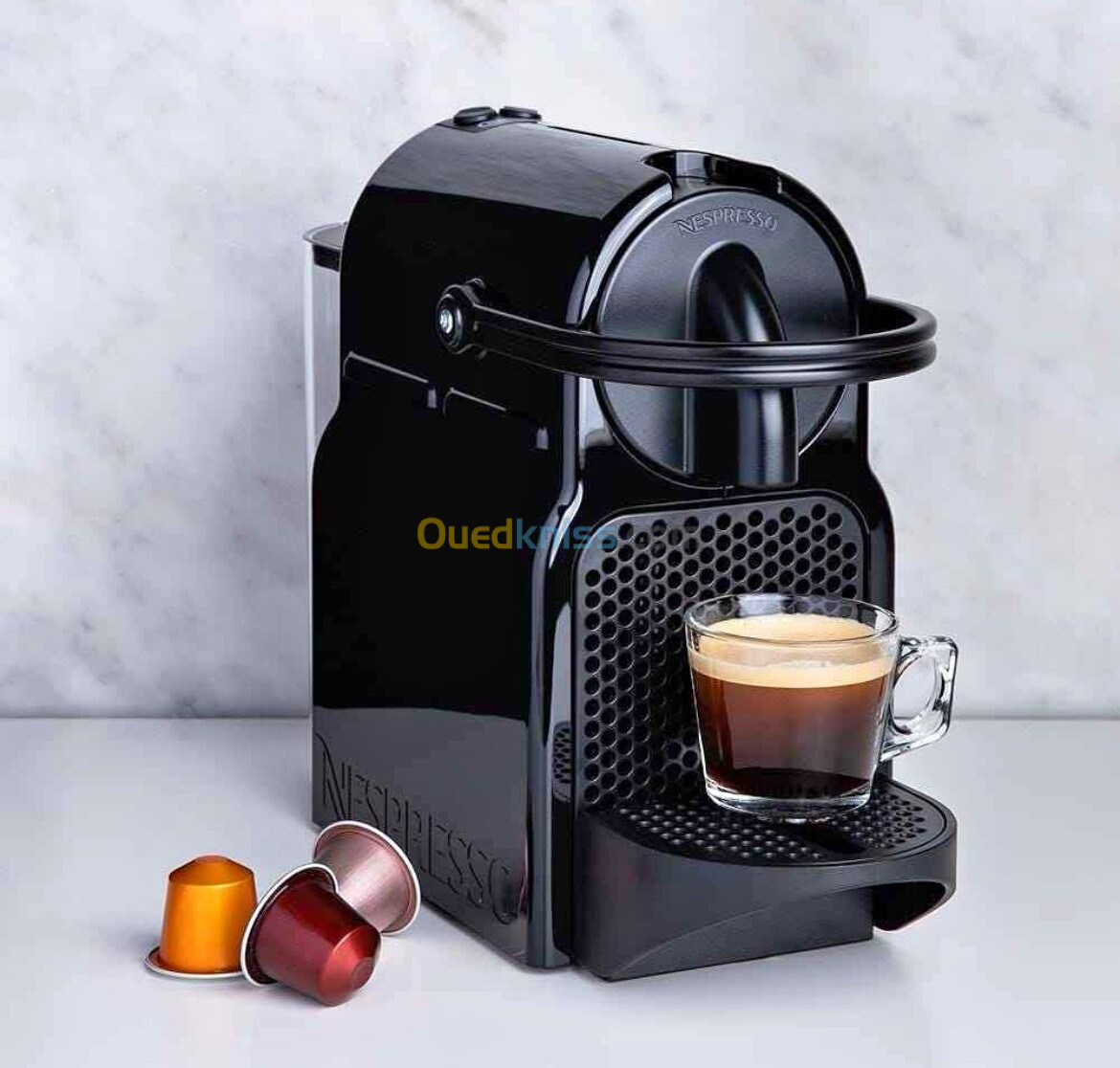 Machine a cafe nespresso inissia avec capsule