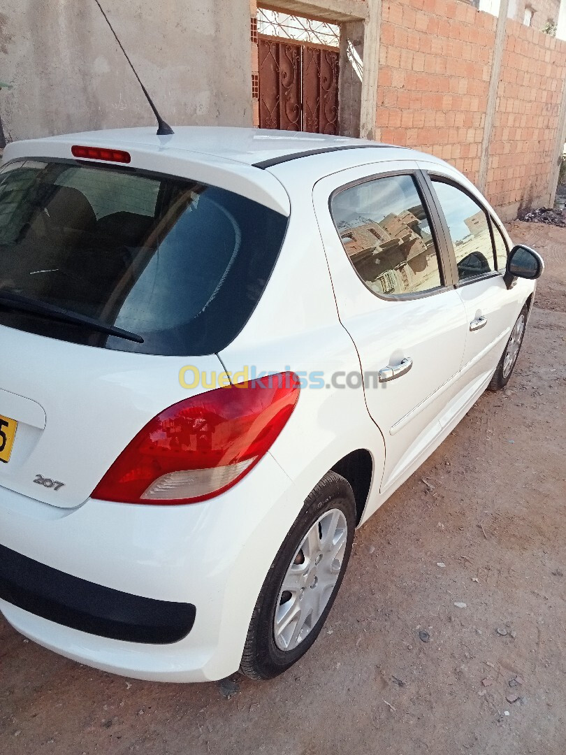 Peugeot 207 2012 