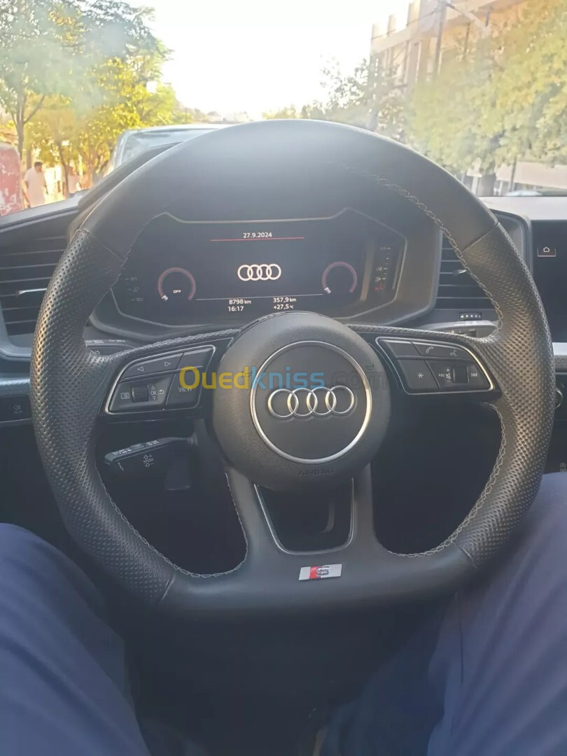 Audi A1 2024 S Line intérieur extérieur