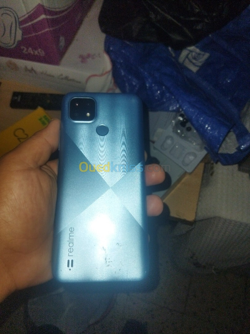 Realme C21