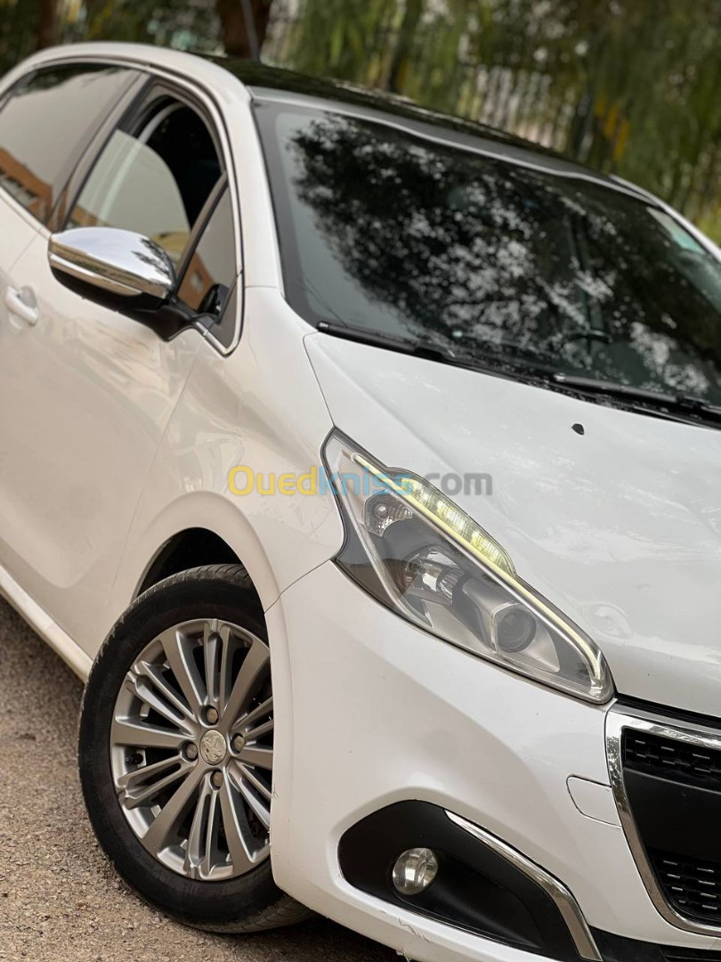 Peugeot 208 2015 208