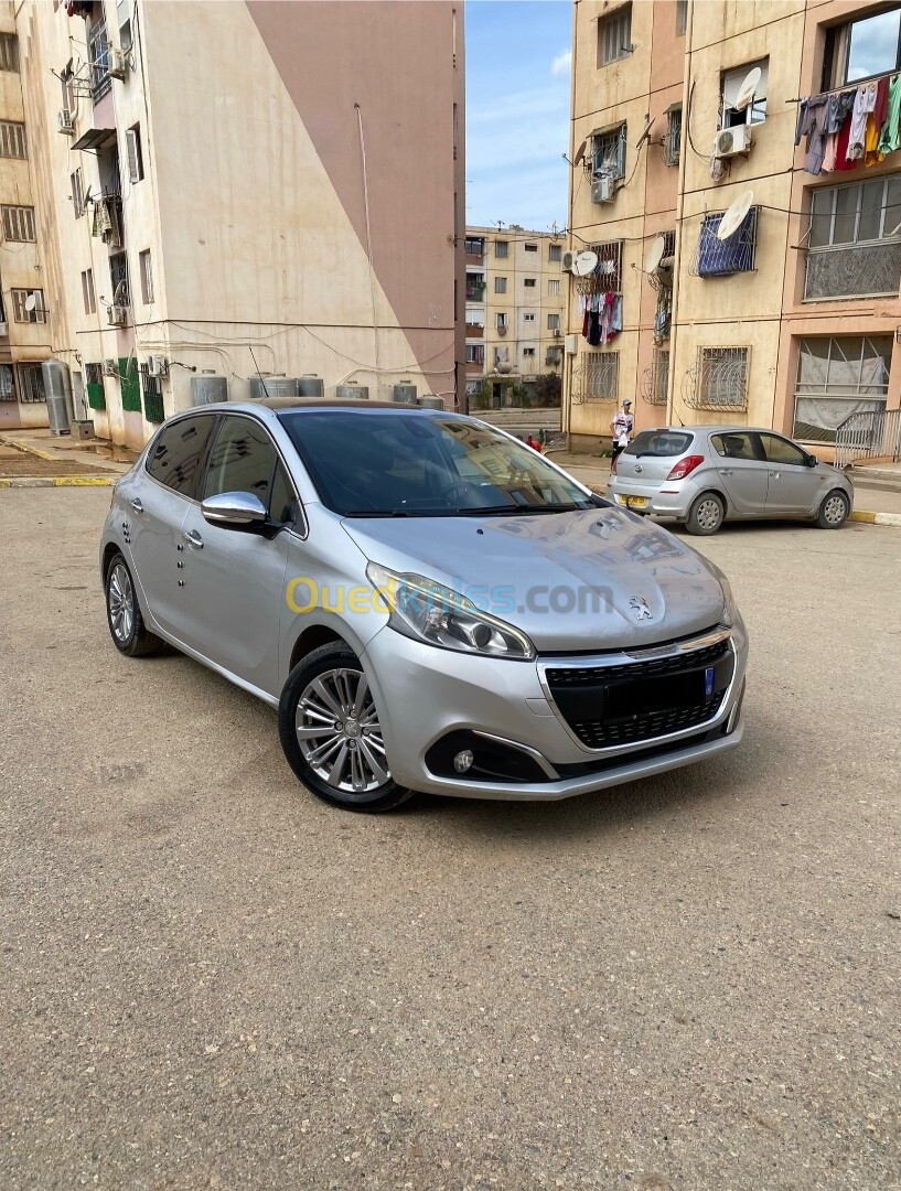 Peugeot 208 2015 Allure Facelift