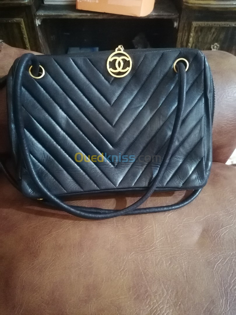 Sac Chanel en velour noir haute qualité 