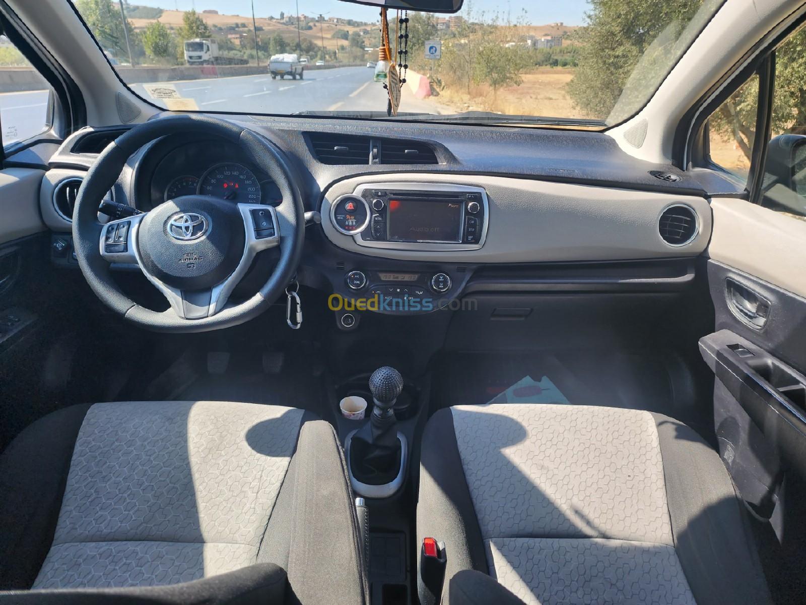 Toyota Yaris 2012 