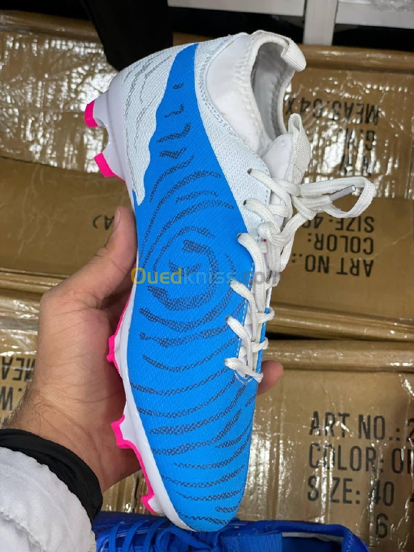 حذاء رياضي cr7 crampons nv model