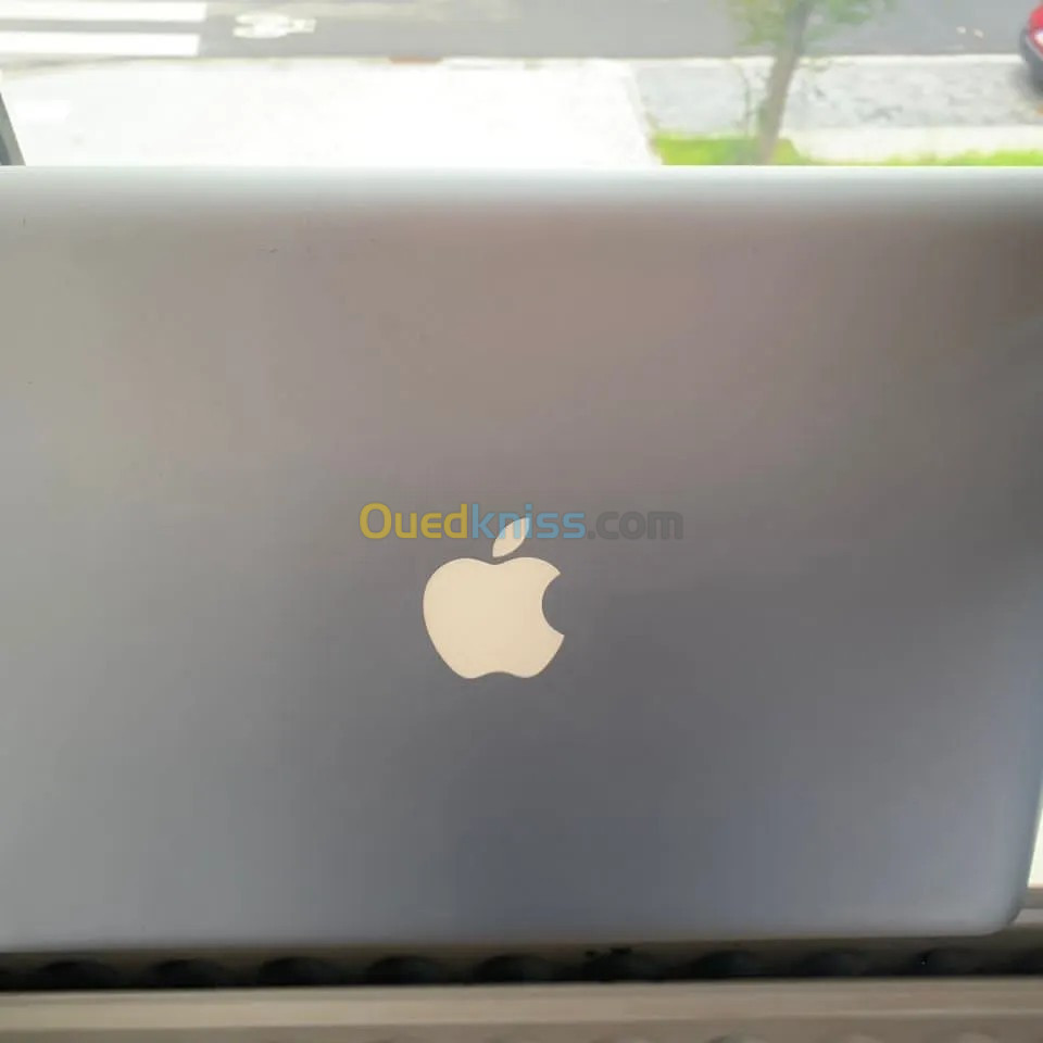 MacBook pro i5 