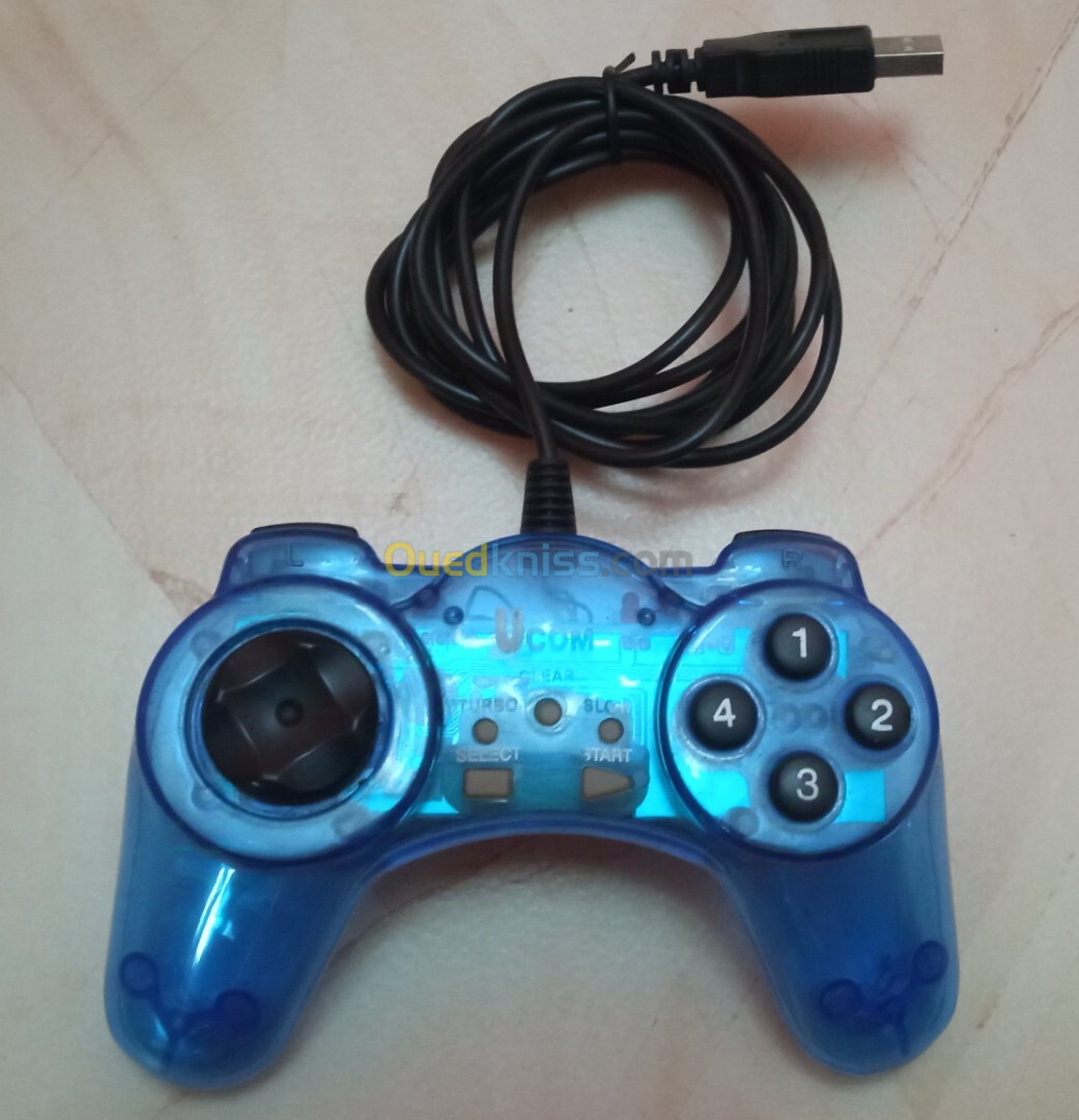 VENDRE DEUX MANETTE GAMING CABLE USB POUR PC TV 