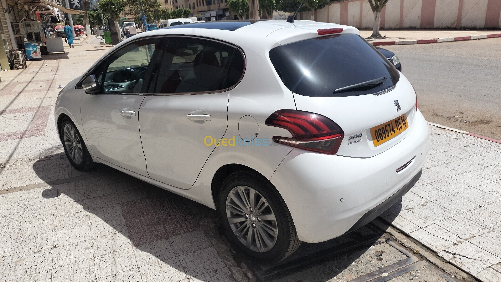 Peugeot 208 2015 Allure Facelift