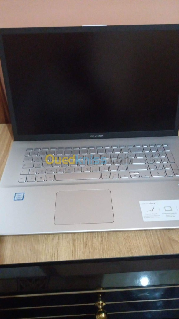 ASUS Vivobook 17 