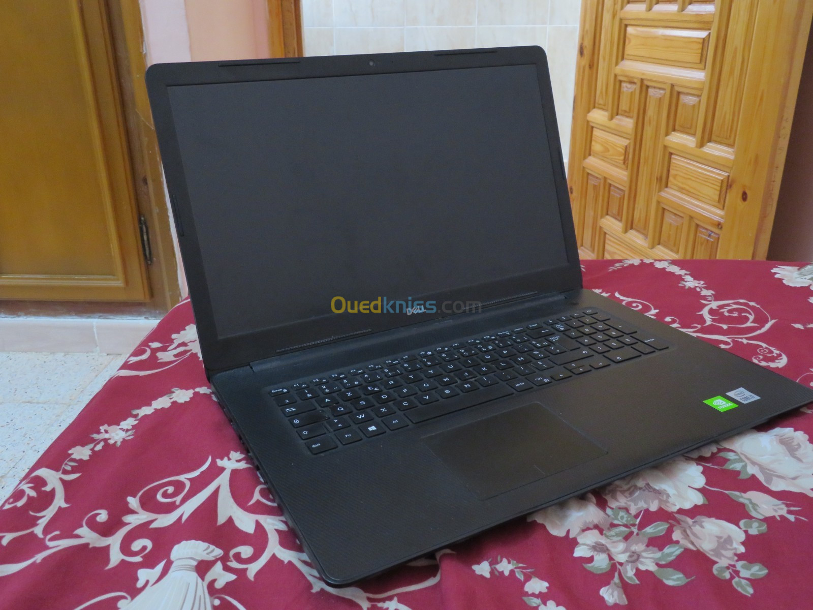 Dell inspiron 3793