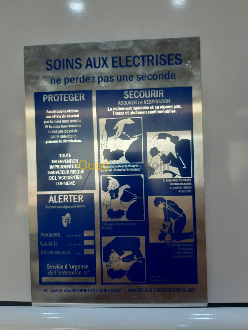 Plaque déposée transfo et soin aux electrises 