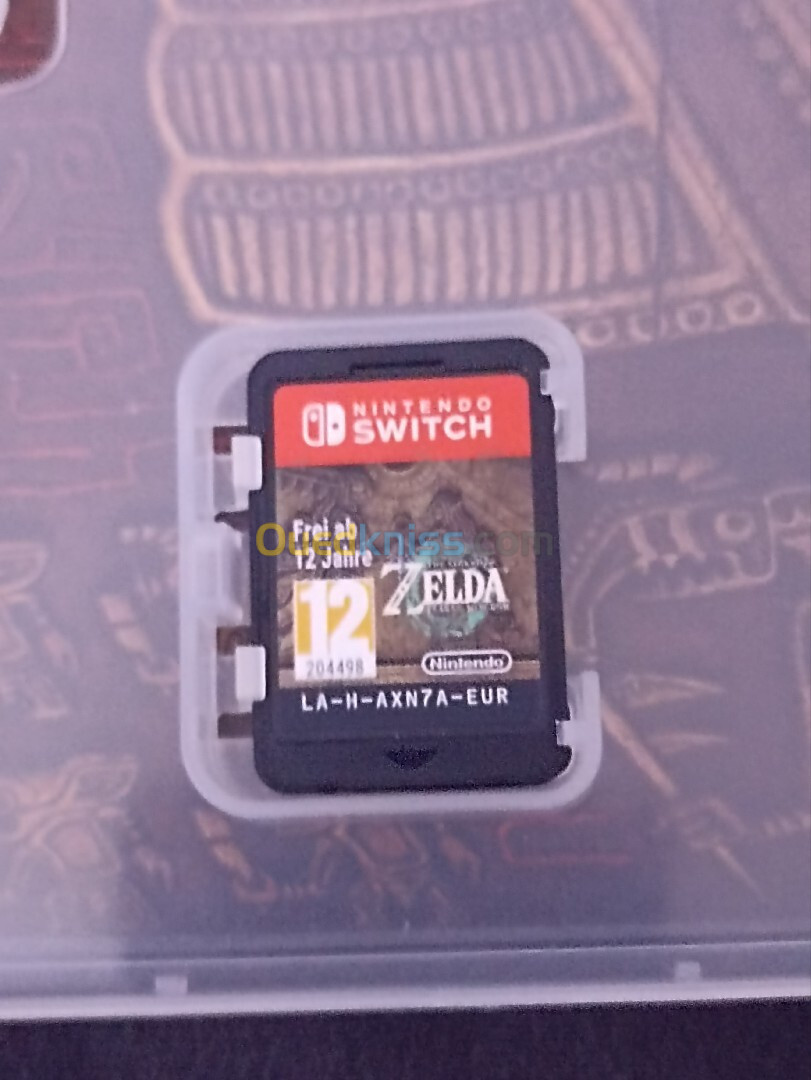 NINTENDO SWITCH V2 (OLED) 64GB+64GB carte SD + jeu Zelda tears of the kingdom 