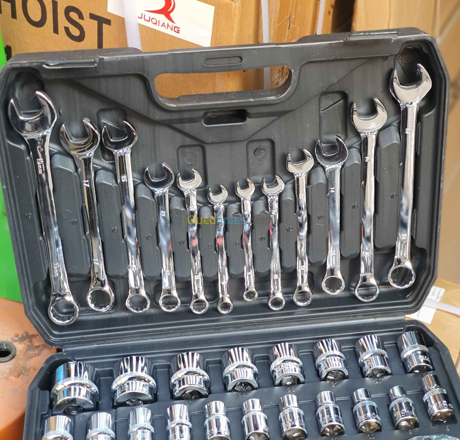 Caisse à outils 37 PCS clé mixte et douille 