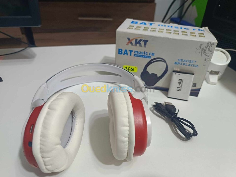 Casque BAT MP3 (32gb) / Radio FM - Batterie externe changeable - Charge Micro USB - Autonomie 6h