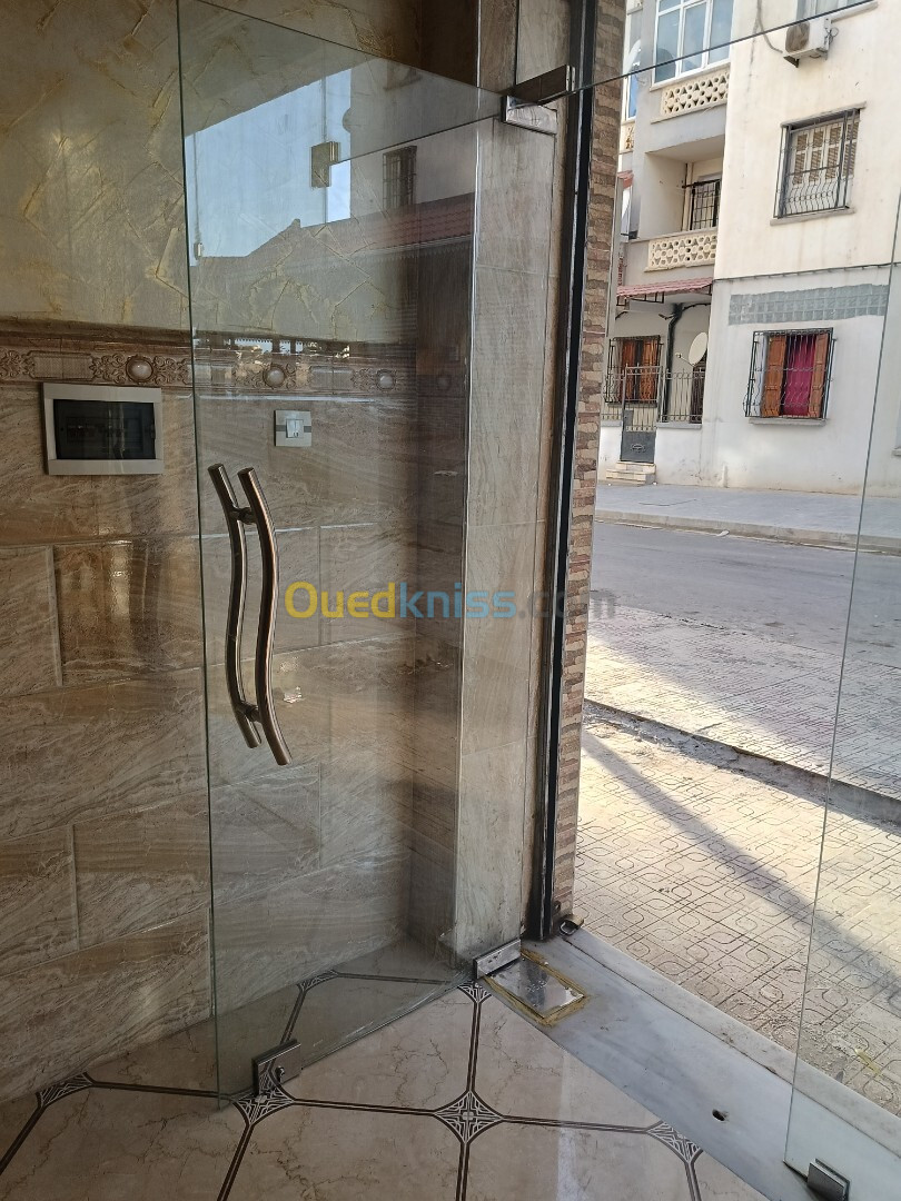 Vitrine واجهة محل زجاج 