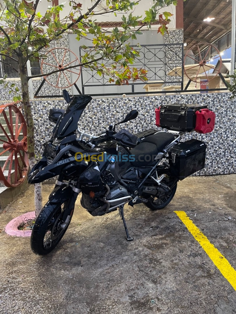 BMW R1200 GS ADVENTURES triple black 2017