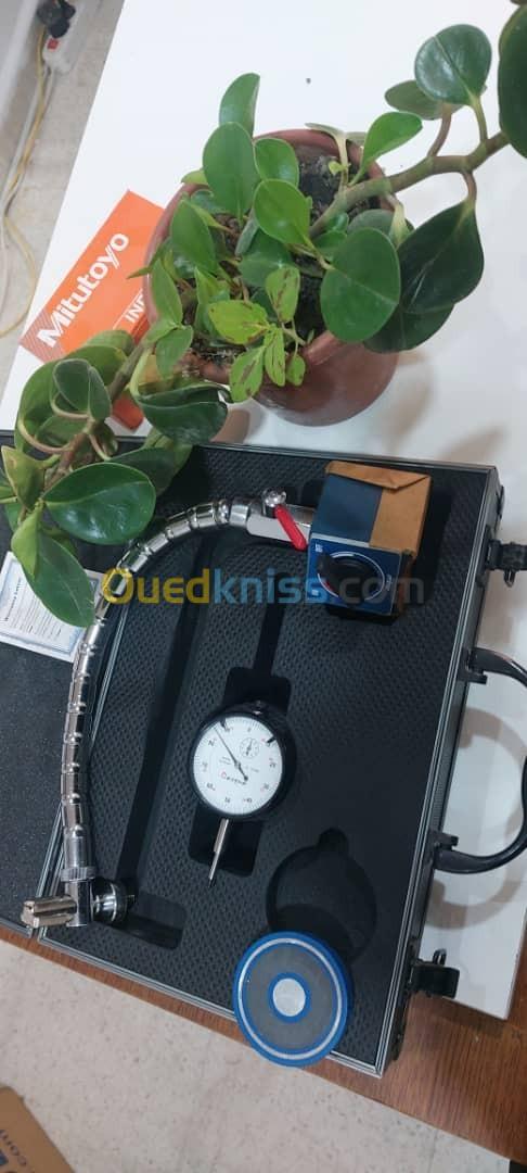 cofret pied magnitique et montre comparateur marque DASQUA 