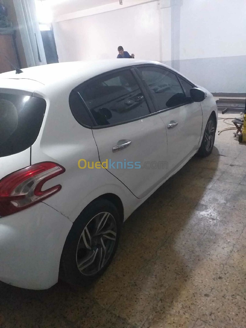 Peugeot 208 2013 208