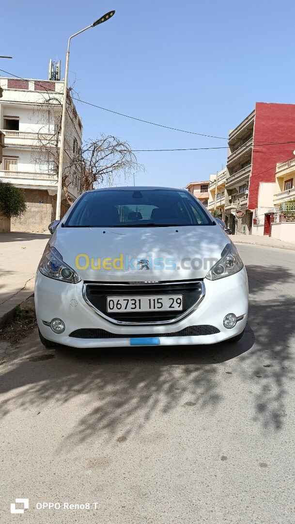 Peugeot 208 2015 Allure