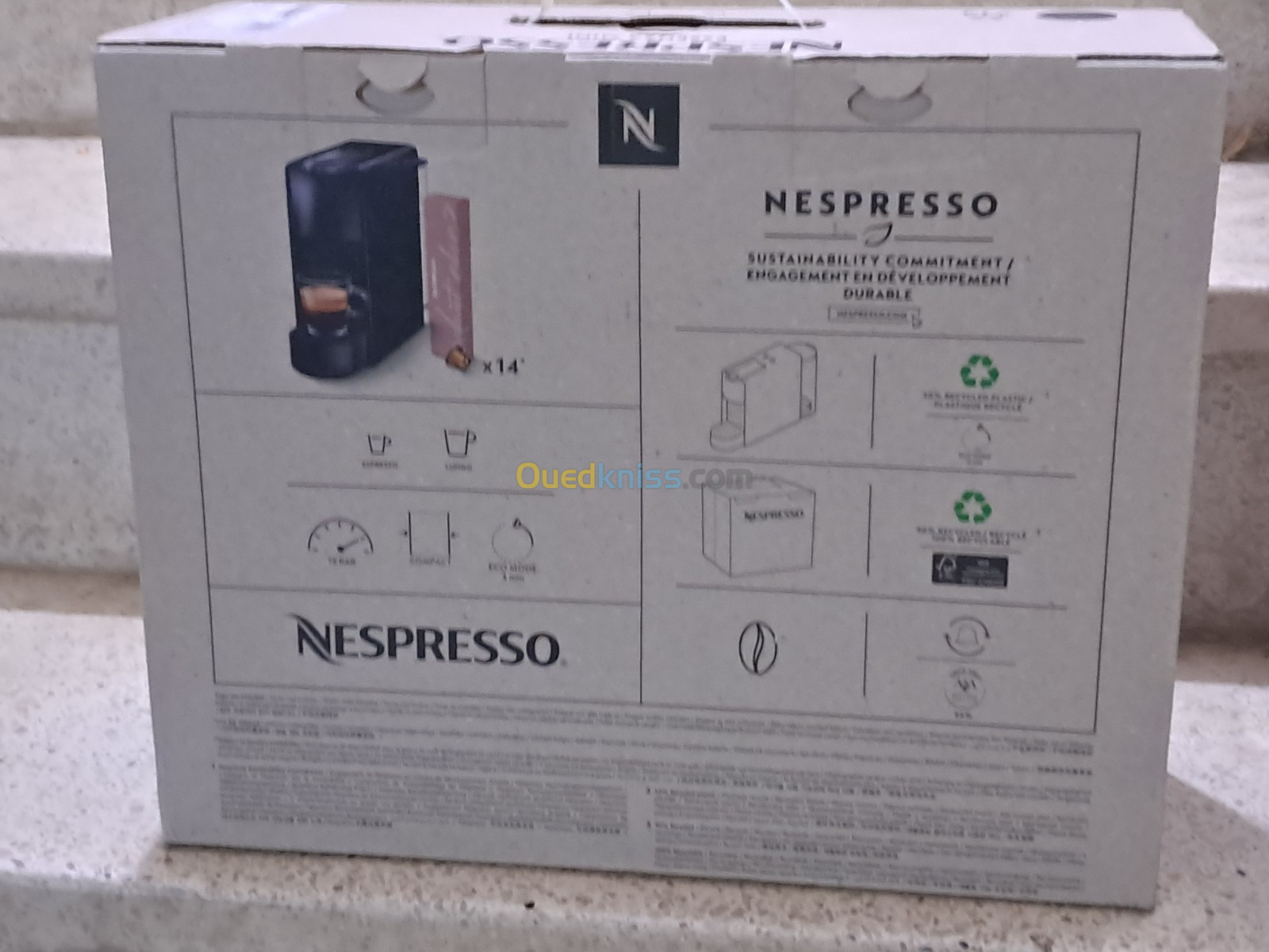 Cafetière Nespresso Essanza mini 