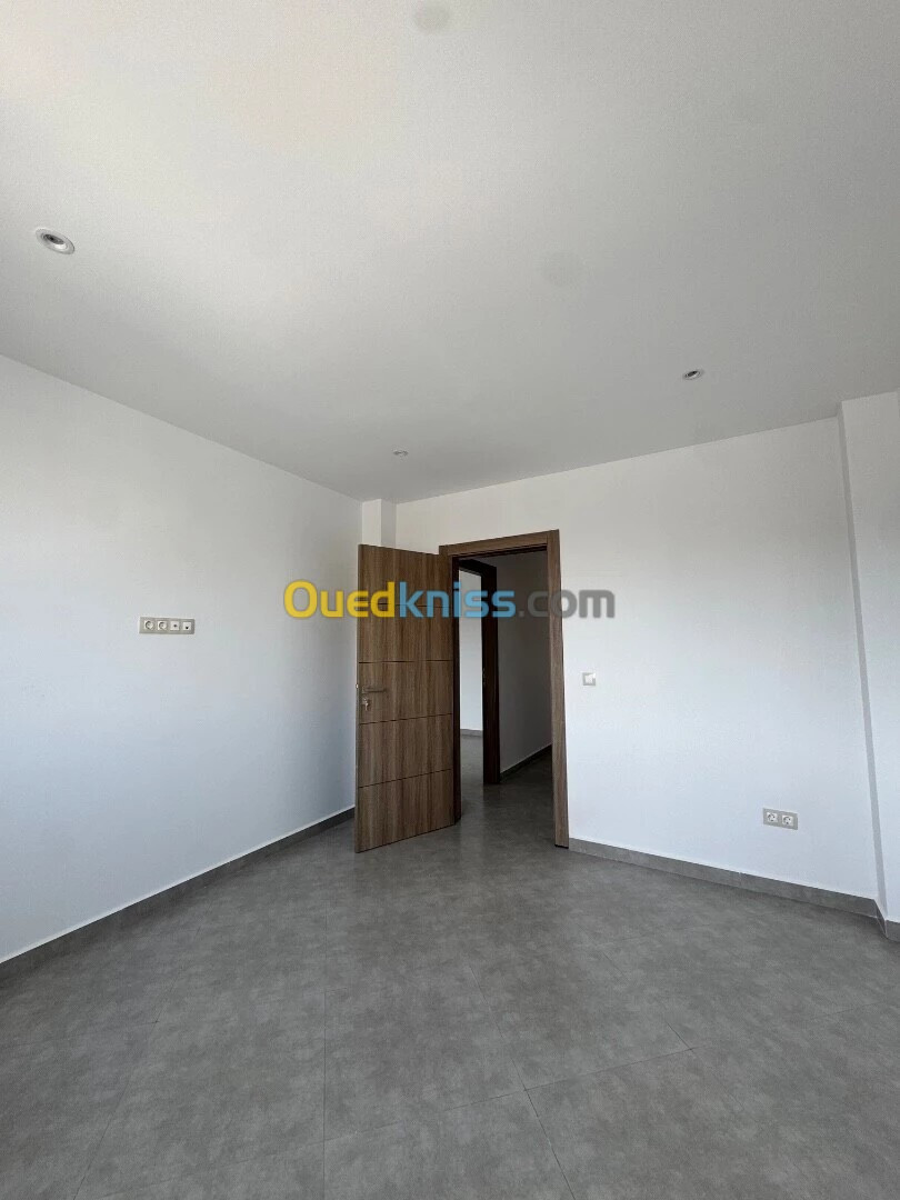 Location Appartement F5 Alger Bir mourad rais