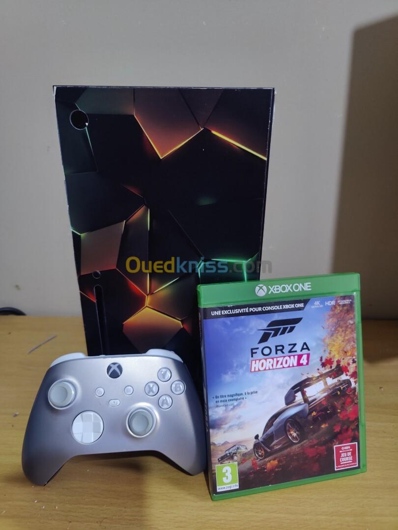 XBOX Series X avec Manette habilliée