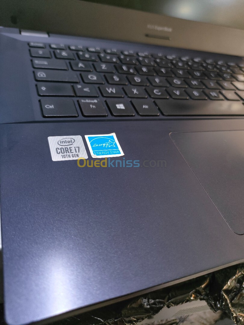 ASUS expertbook i7 10em 8gb ssd512