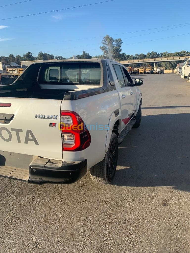 Toyota Hilux 2023 2.8