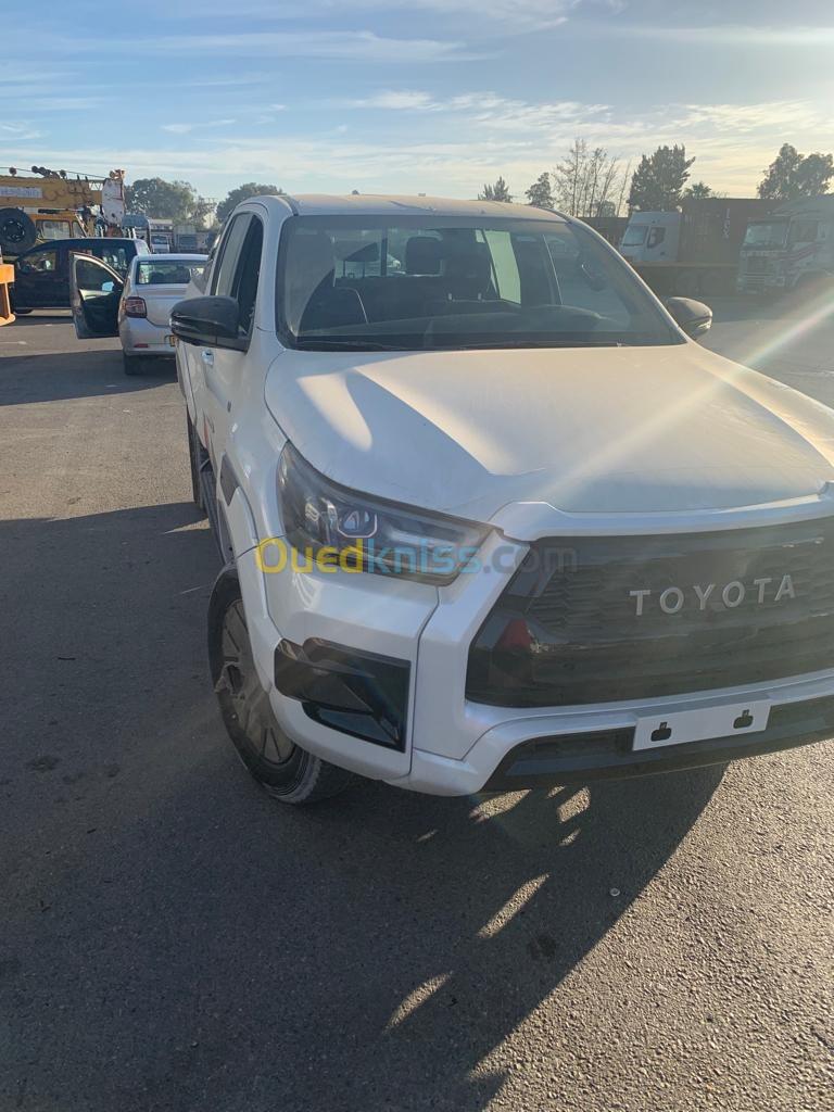 Toyota Hilux 2023 2.8