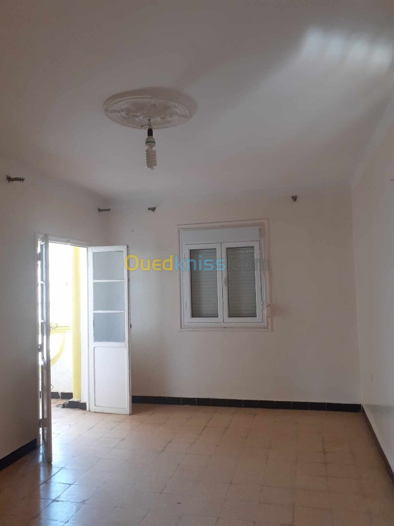 Location Appartement F4 Mostaganem Mostaganem